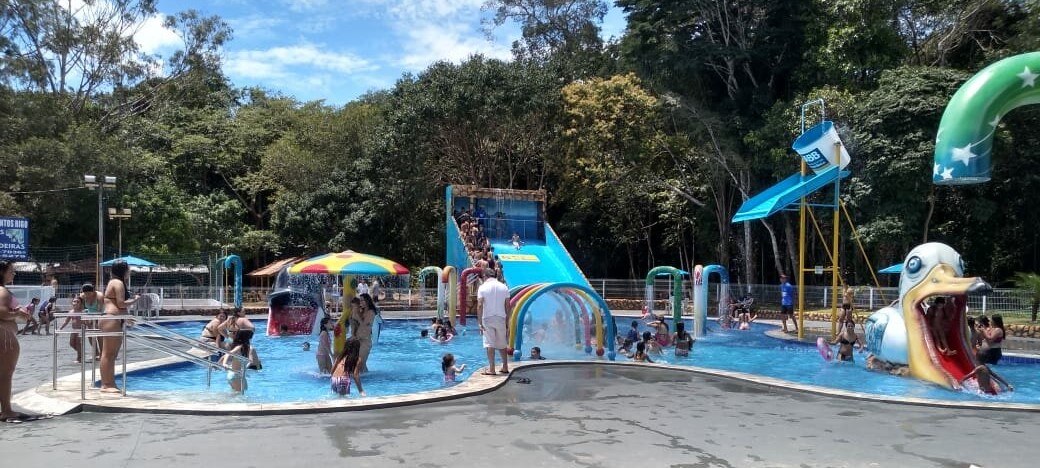 AABB Vilhena inaugura Parque Aquático