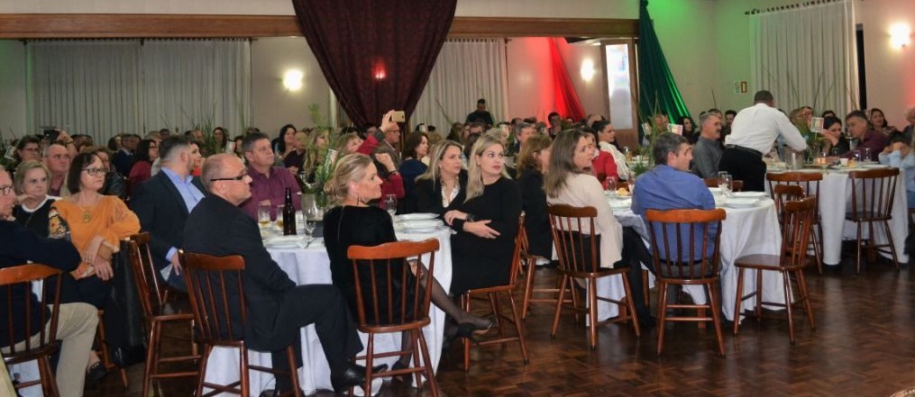 Noite Italiana é sucesso na AABB Santa Cruz do Sul