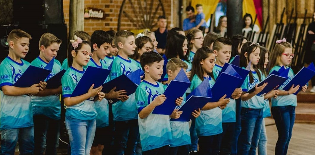 Encontro de Coros FENABB leva musicalidade a AABB Xanxerê